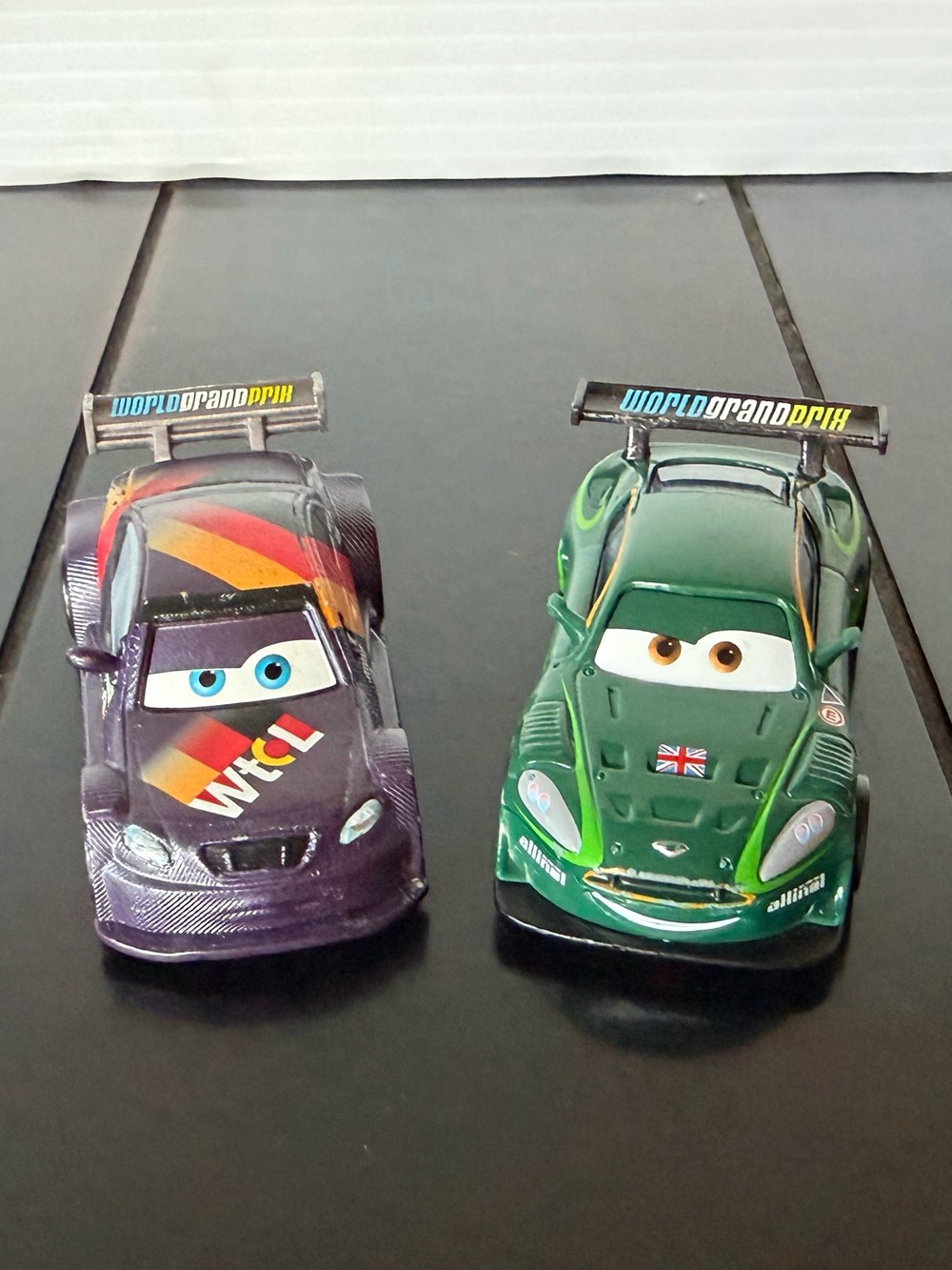 Disney Pixar Cars 2 Max Schnell and Nigel Gearsley 1:55 diecast cars